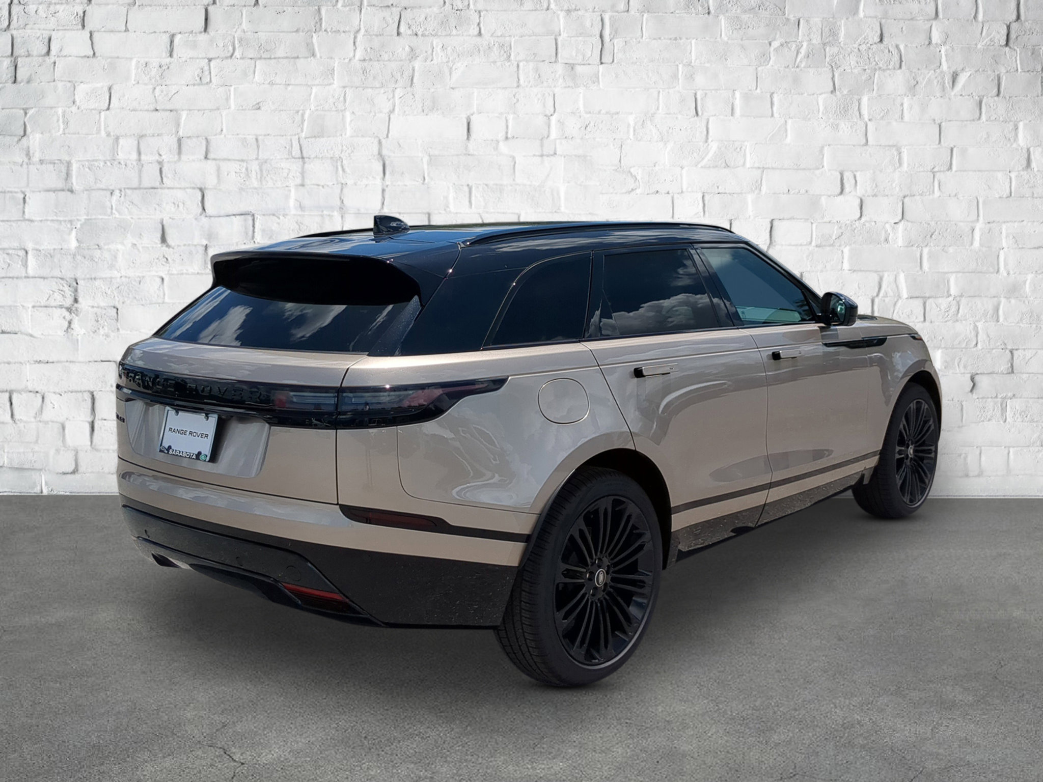 New 2026 Land Rover Range Rover Velar Dynamic SE image 6