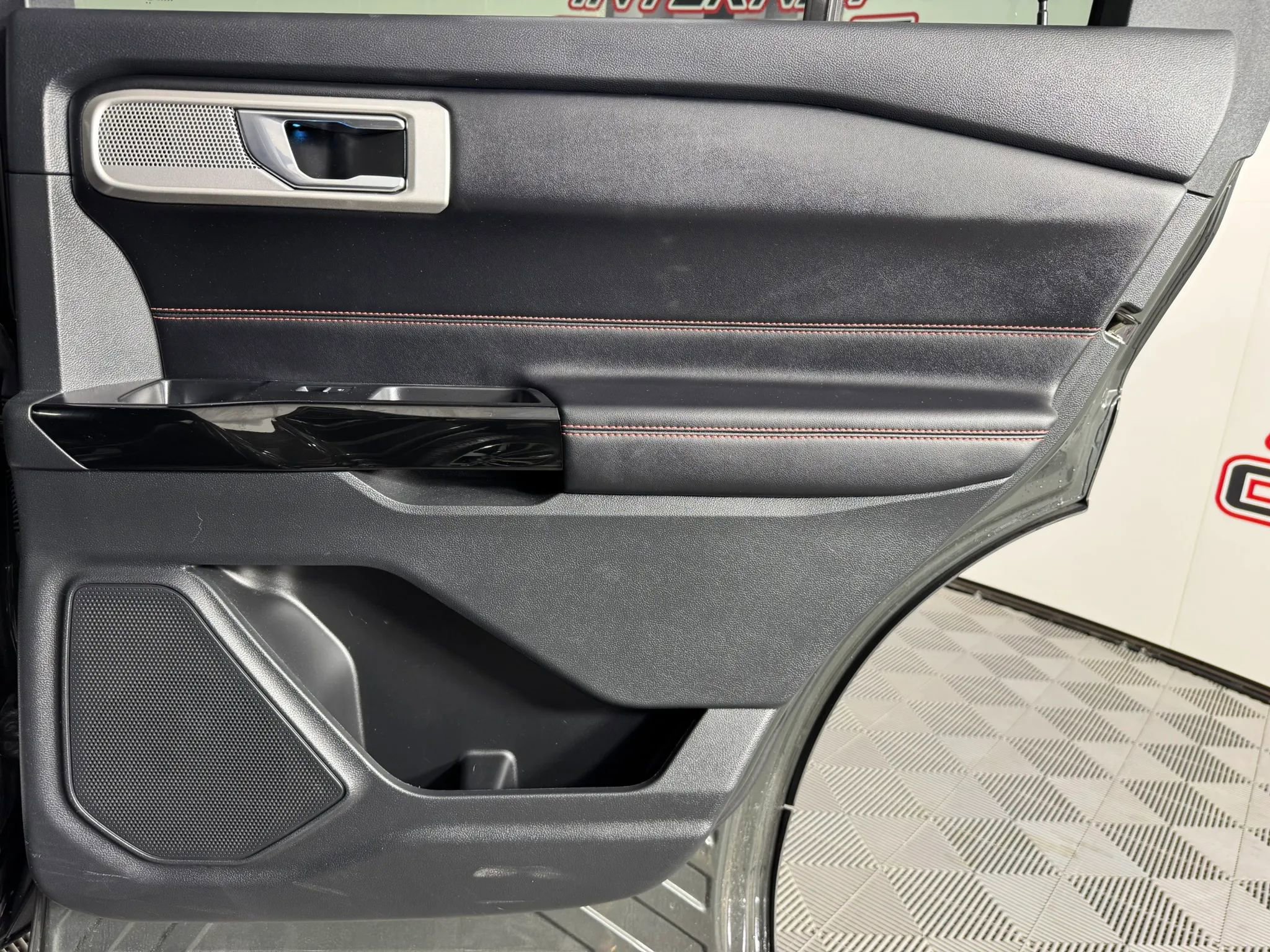 Used 2022 Ford Explorer ST-Line AWD/4WD image 46