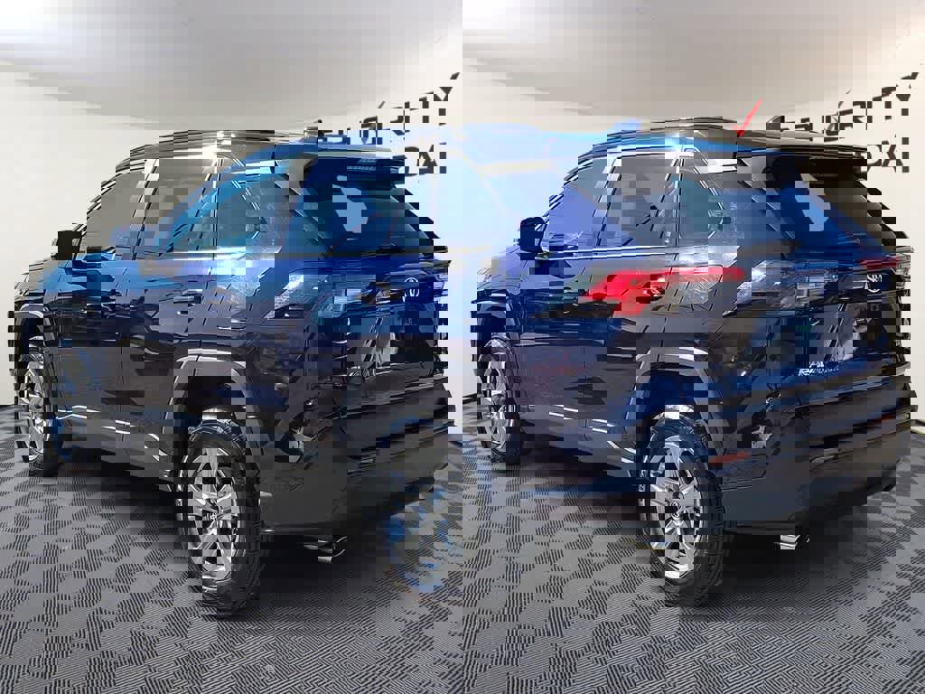 Used 2024 Toyota RAV4 XLE image 6