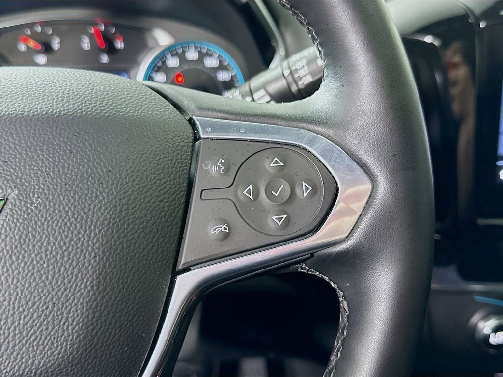 Used 2023 Chevrolet Traverse RS FWD image 24