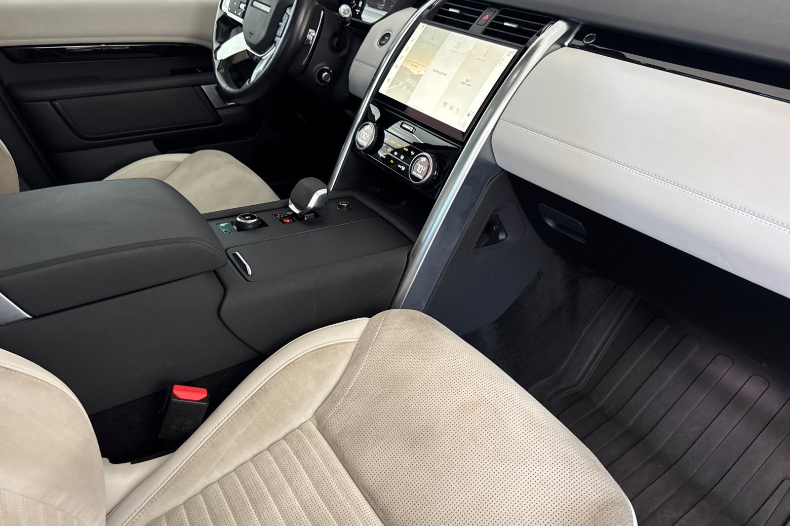 Used 2022 Land Rover Discovery S AWD/4WD image 35