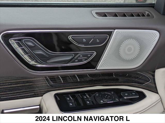 Used 2024 Lincoln Navigator L Black Label AWD/4WD image 11