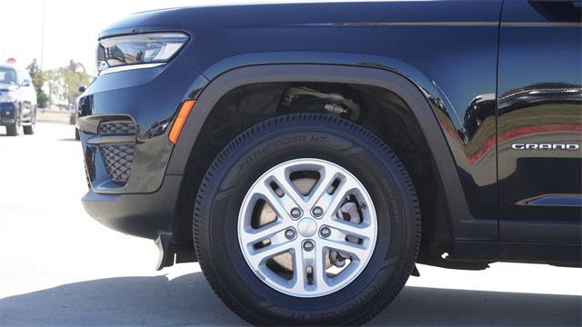 Certified 2023 Jeep Grand Cherokee Laredo w/ Luxury Tech Group I image 5