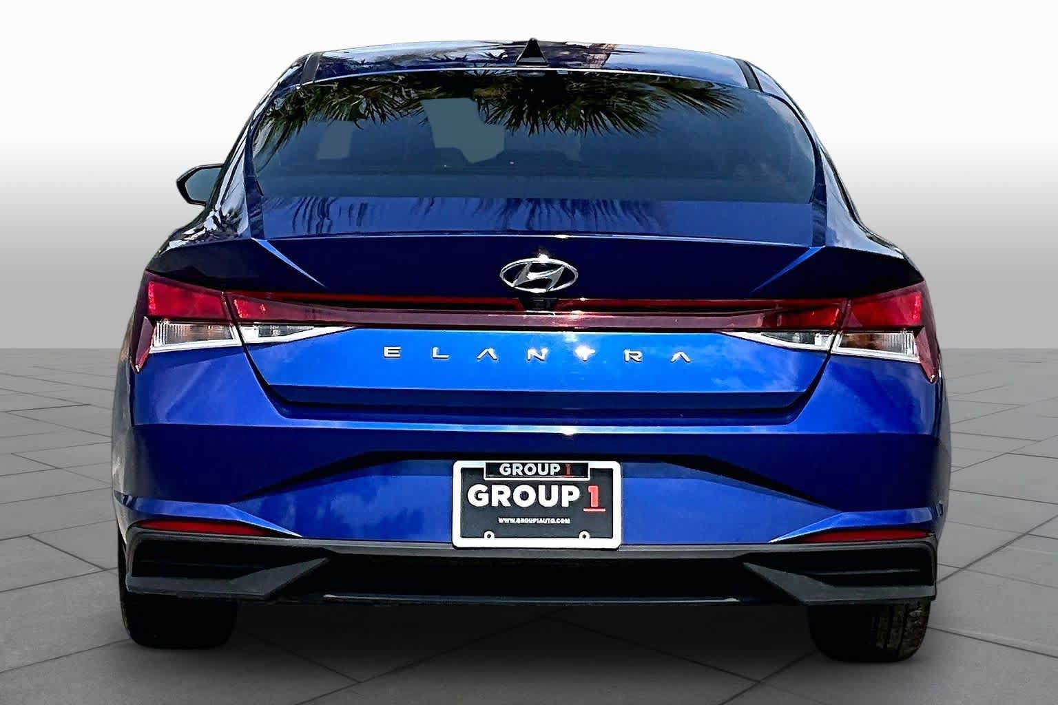 Used 2023 Hyundai Elantra SEL w/ Convenience Package FWD image 5