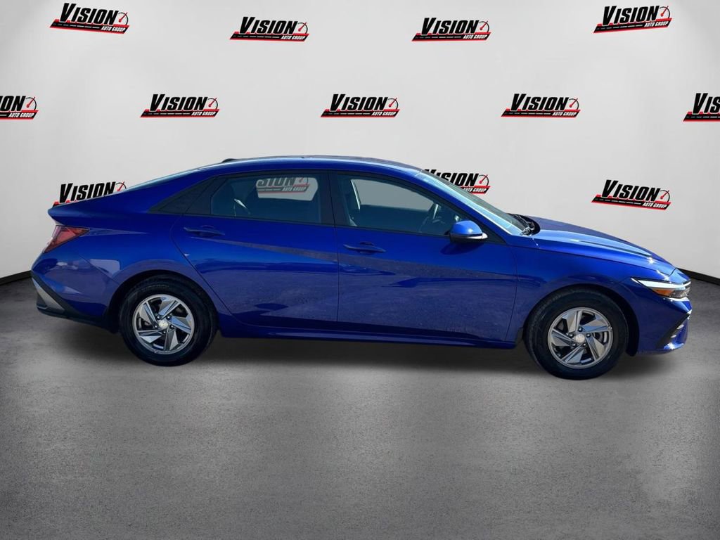 Certified 2024 Hyundai Elantra SE image 4