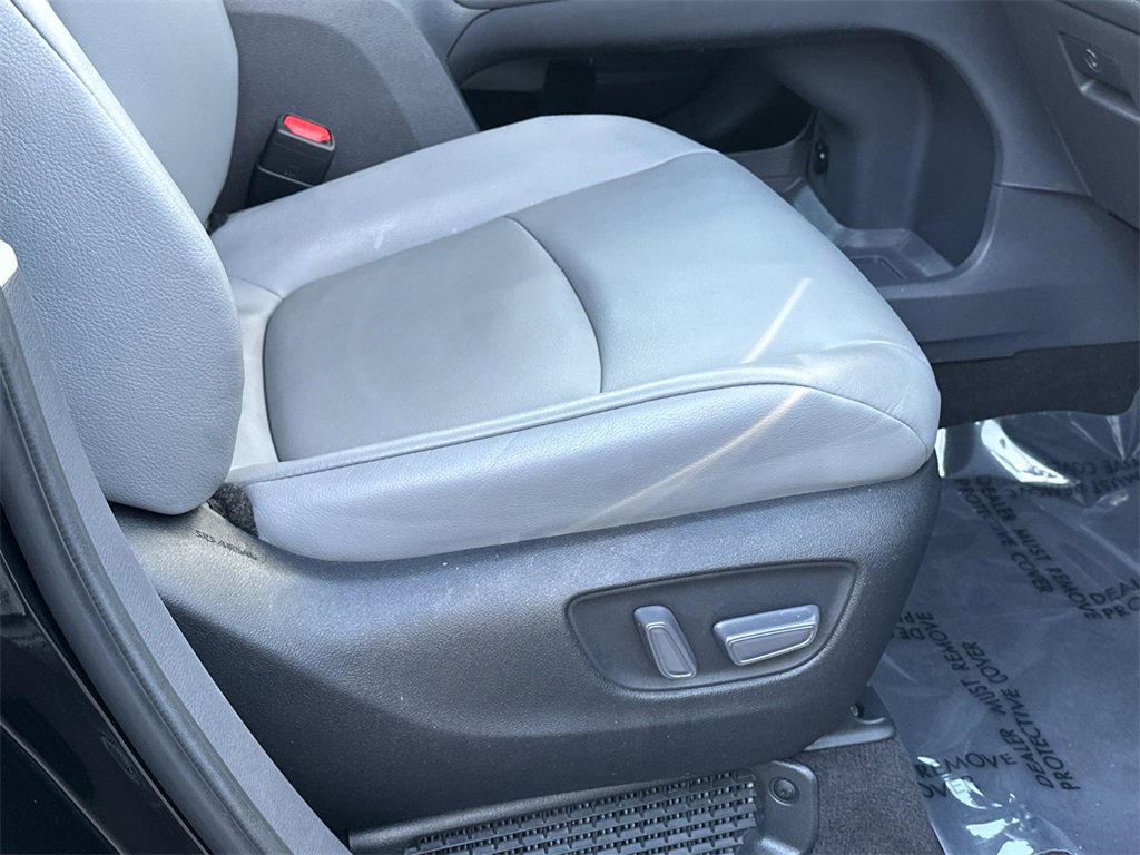 Used 2022 Toyota Sienna XLE image 13