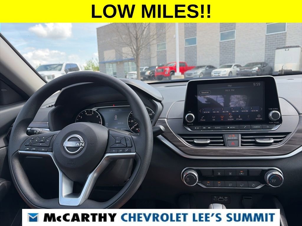 Used 2025 Nissan Altima 2.5 SV image 21