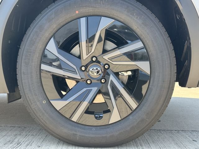 New 2026 Toyota C-HR AWD/4WD image 9