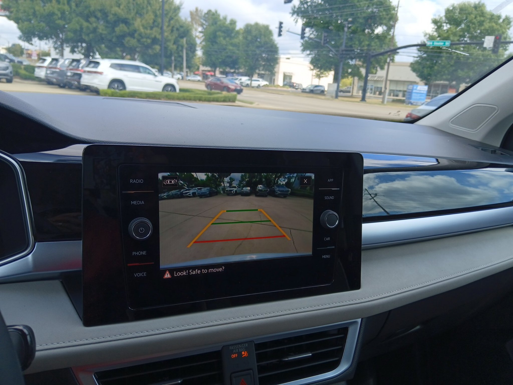 New 2027 Volkswagen Taos SE FWD image 26
