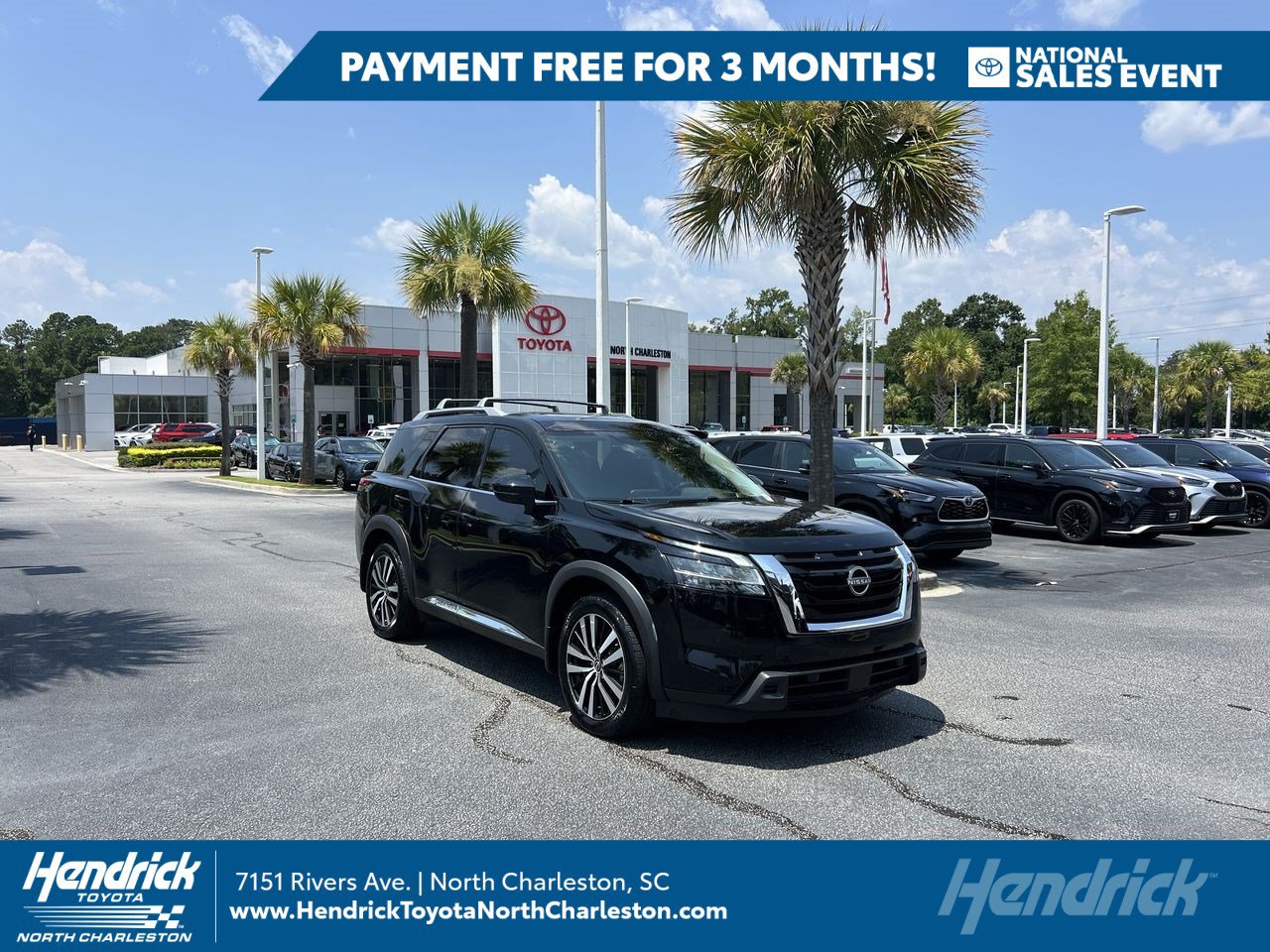 Used 2024 Nissan Pathfinder Platinum w/ Cargo Package