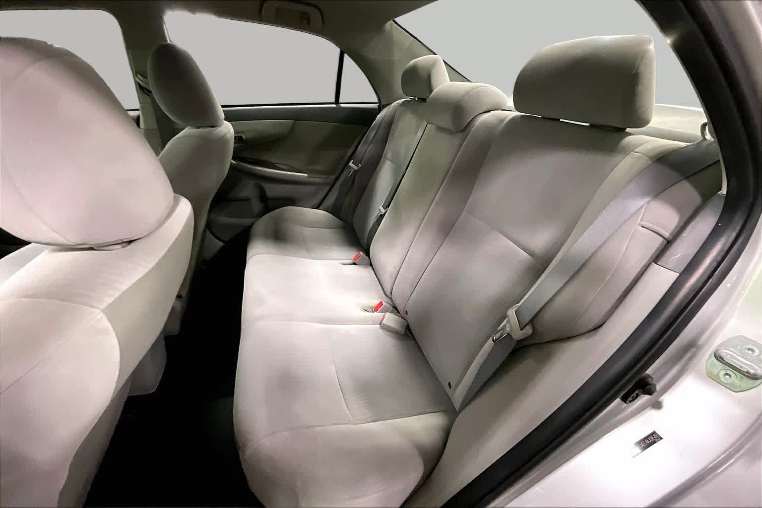Used 2010 Toyota Corolla LE FWD image 19