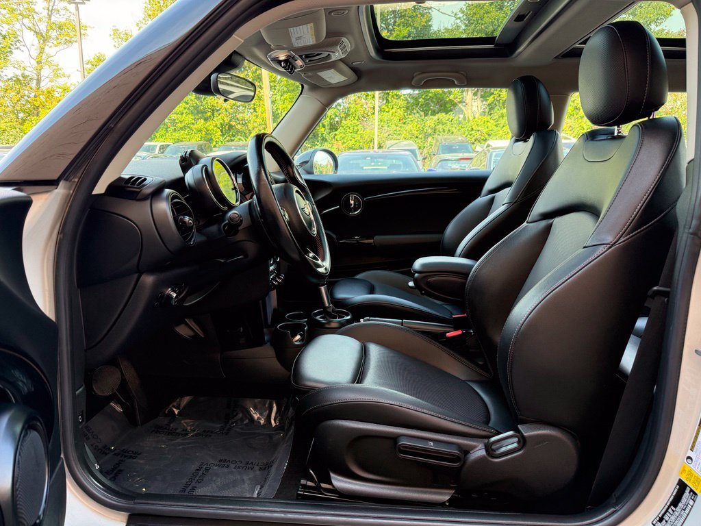 Used 2019 MINI Cooper S w/ Signature Upholstery Package FWD image 9