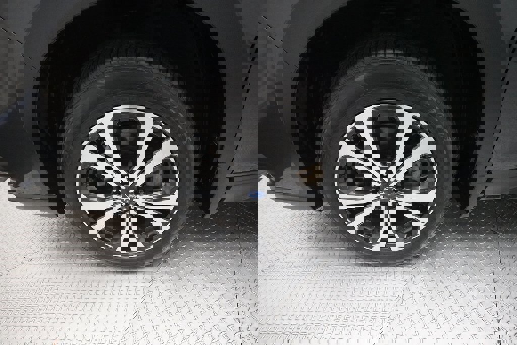 Used 2022 Subaru Forester Limited image 28