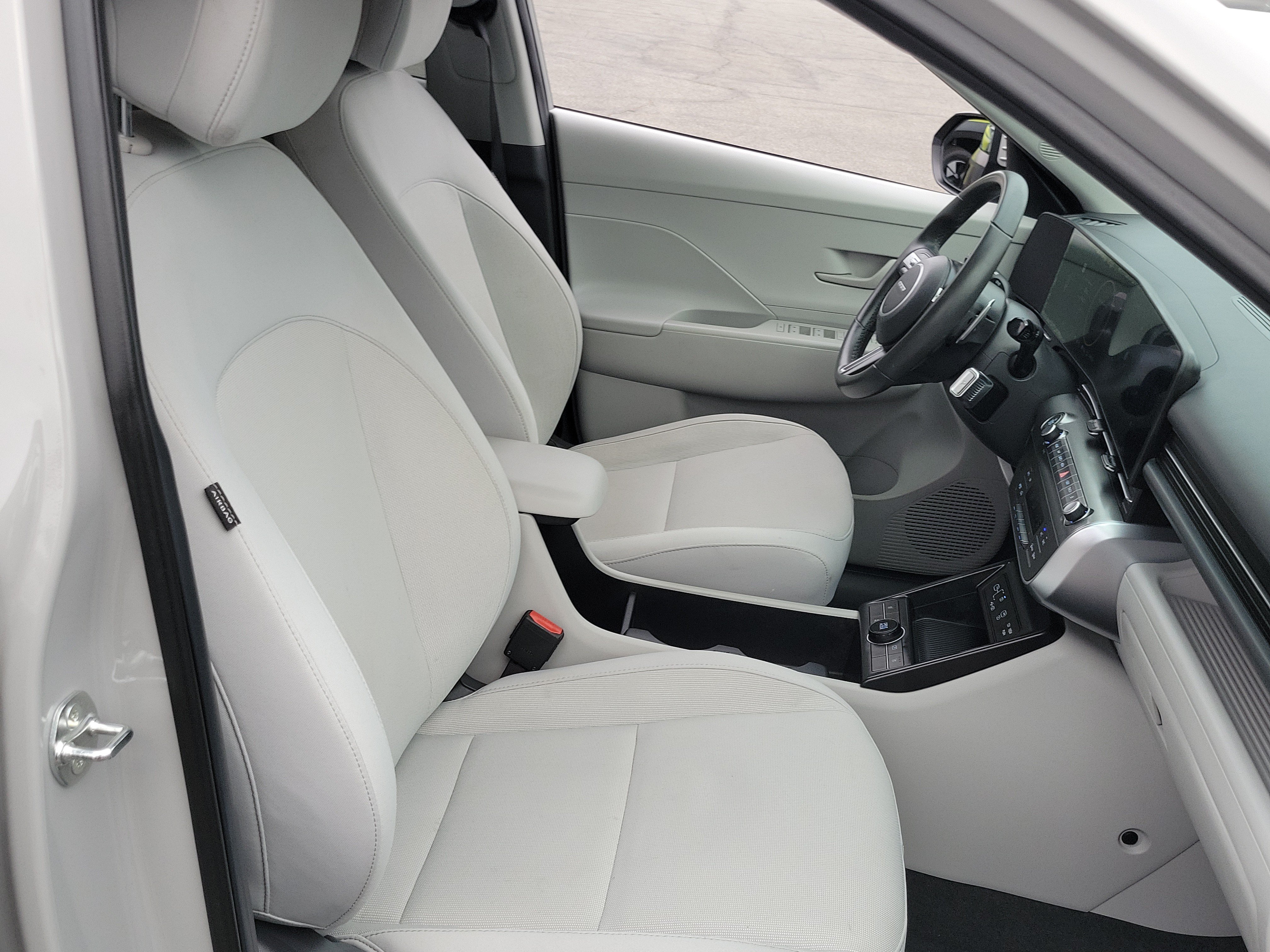 Certified 2024 Hyundai Kona SEL FWD image 22