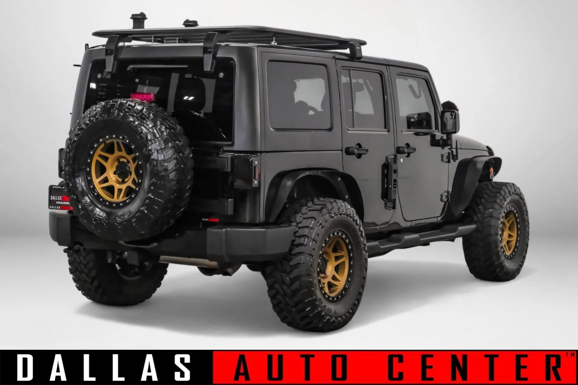 Used 2014 Jeep Wrangler Unlimited Sahara image 4