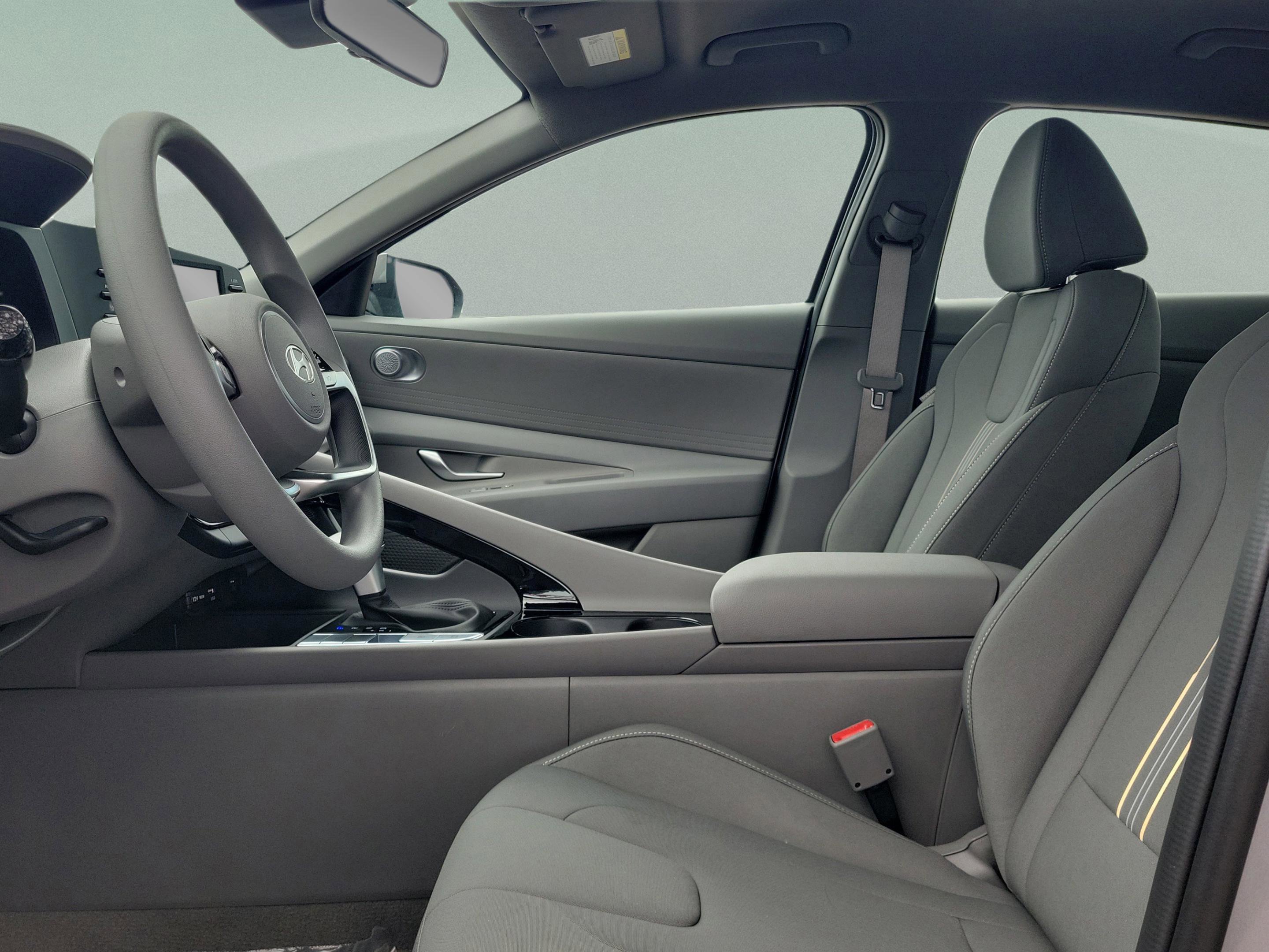 New 2025 Hyundai Elantra Blue image 19