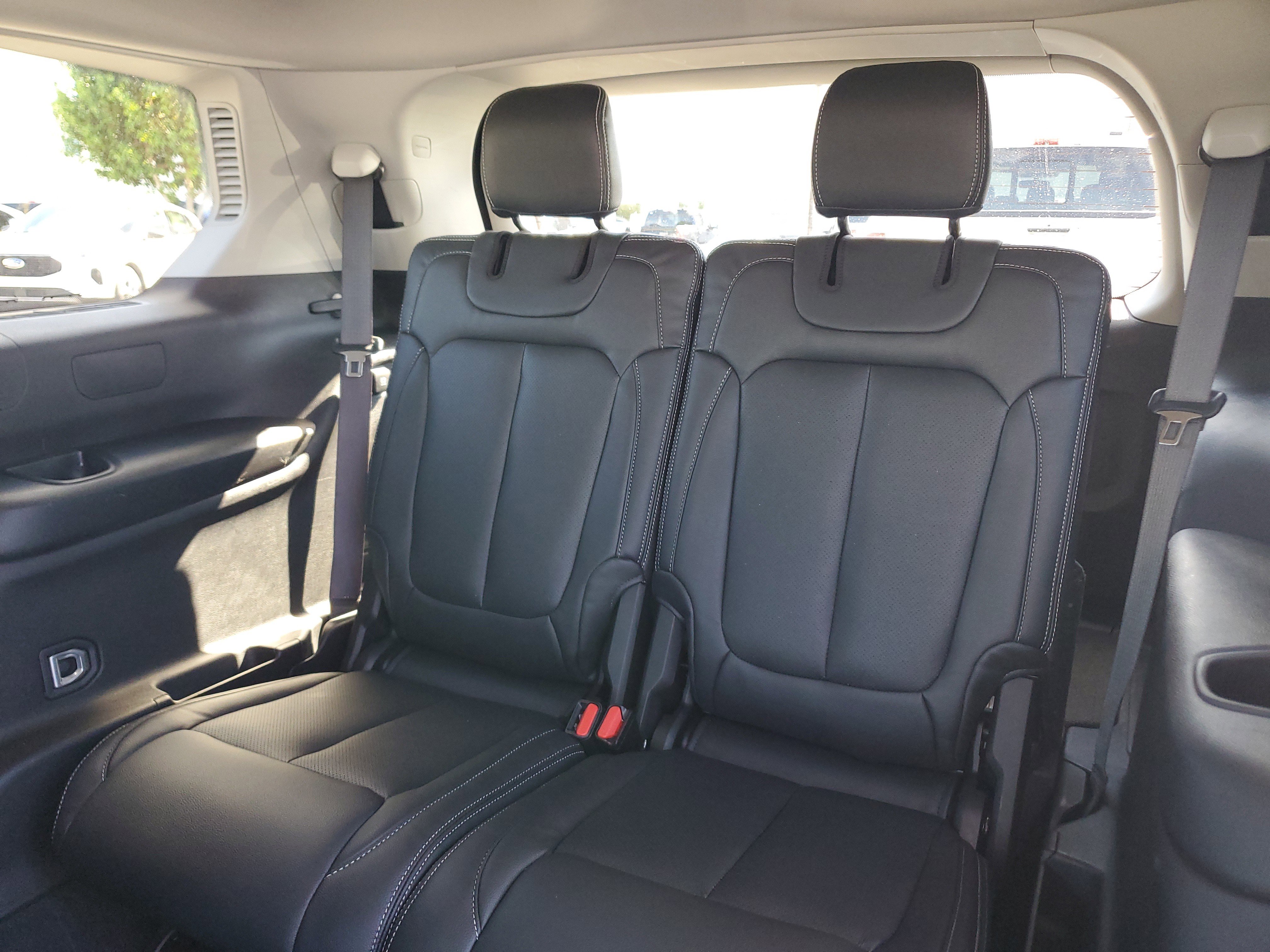 Used 2023 Jeep Grand Cherokee L Laredo image 29