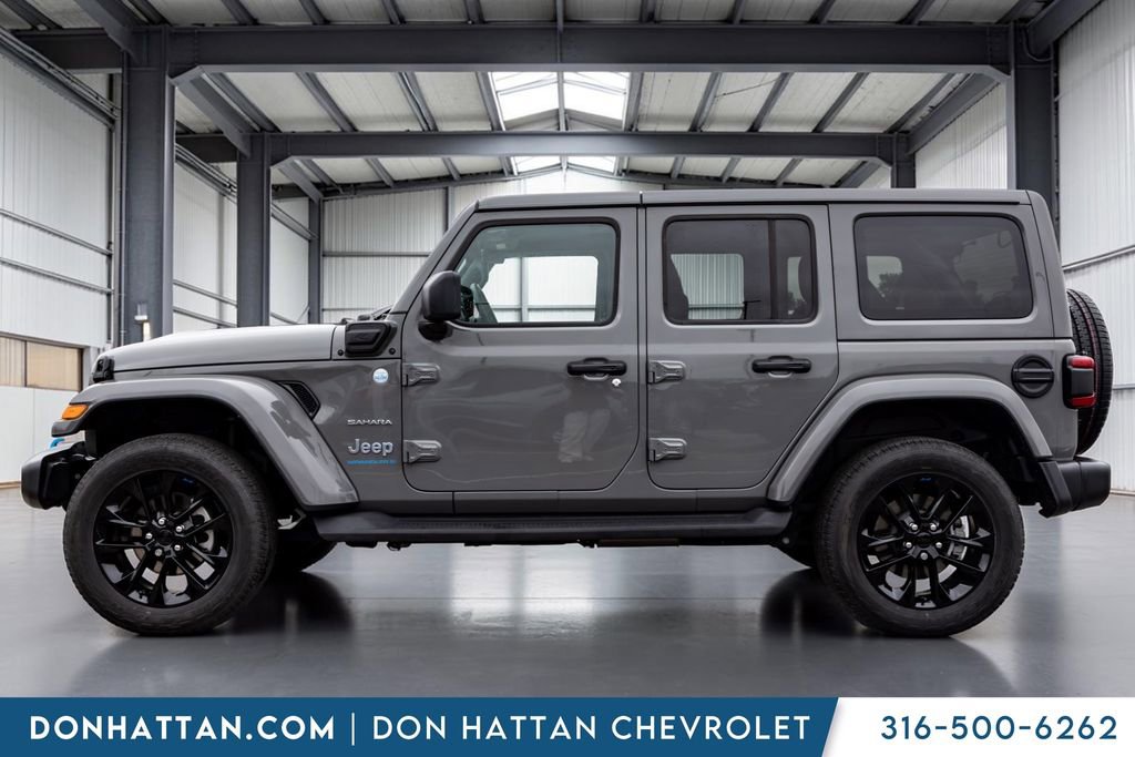 Used 2023 Jeep Wrangler Unlimited Sahara w/ Cold Weather Group AWD/4WD image 2
