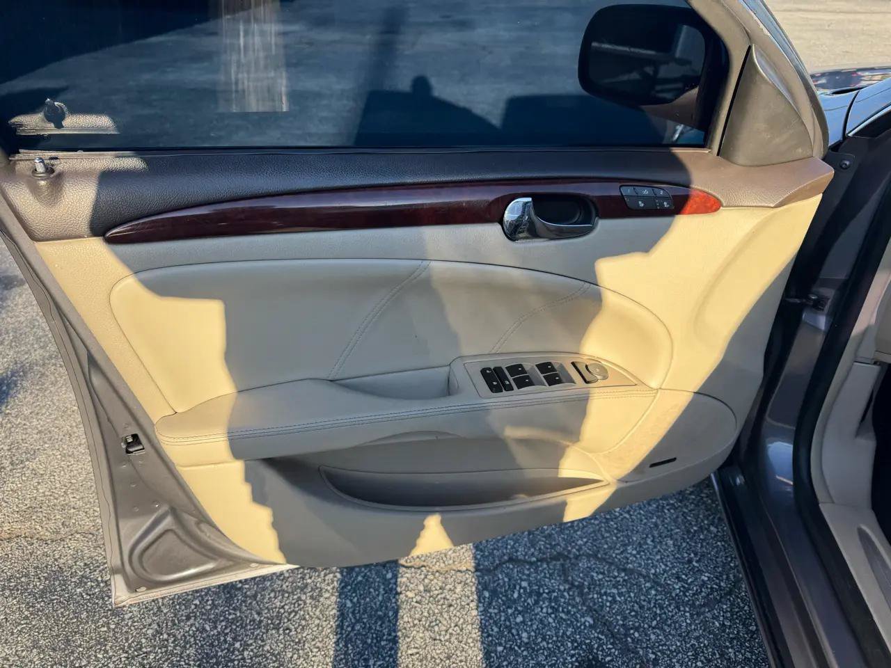 Used 2007 Buick Lucerne CXS FWD image 9