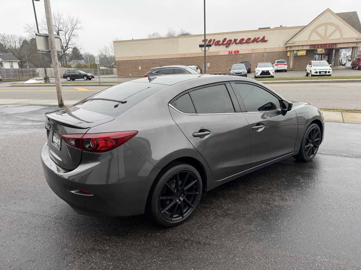 Used 2018 MAZDA MAZDA3 Touring image 5