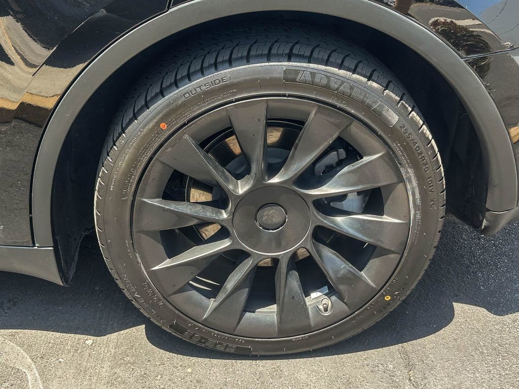 Used 2021 Tesla Model Y Long Range AWD/4WD image 11