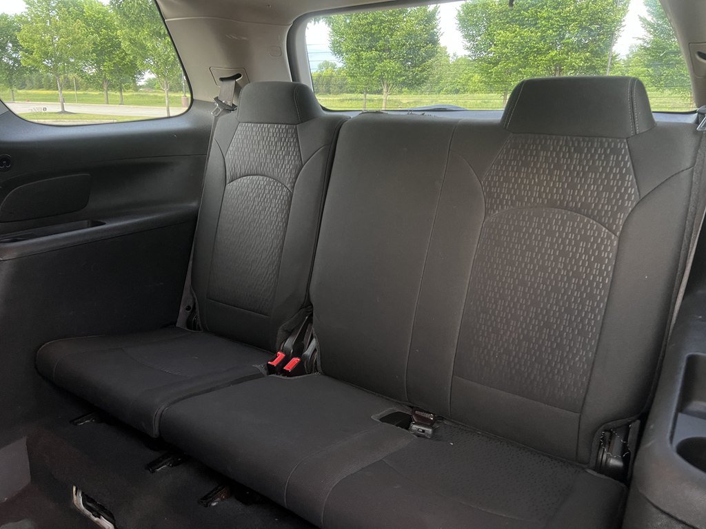 Used 2015 GMC Acadia SLE FWD image 16