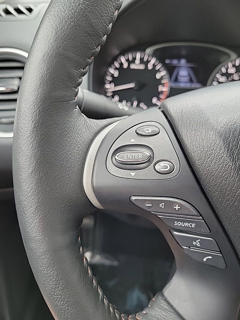 Used 2020 Nissan Pathfinder SL image 43