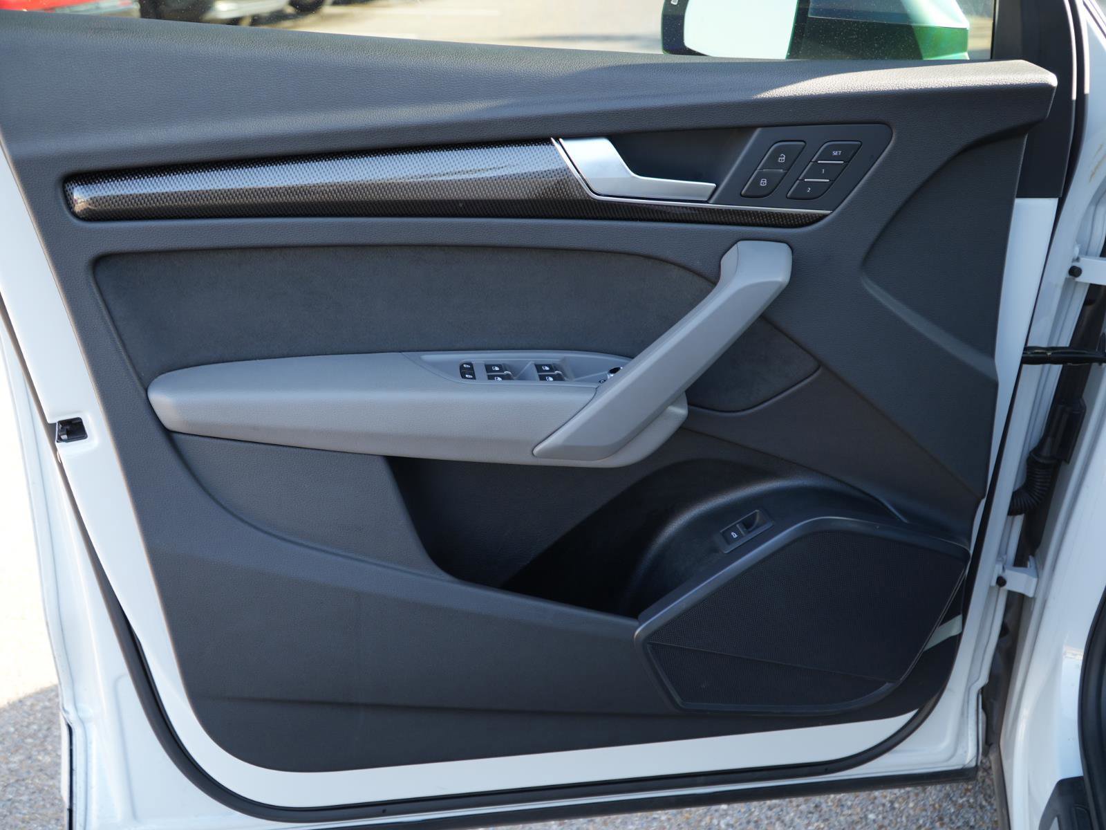 Used 2022 Audi SQ5 Premium w/ Convenience Package image 11