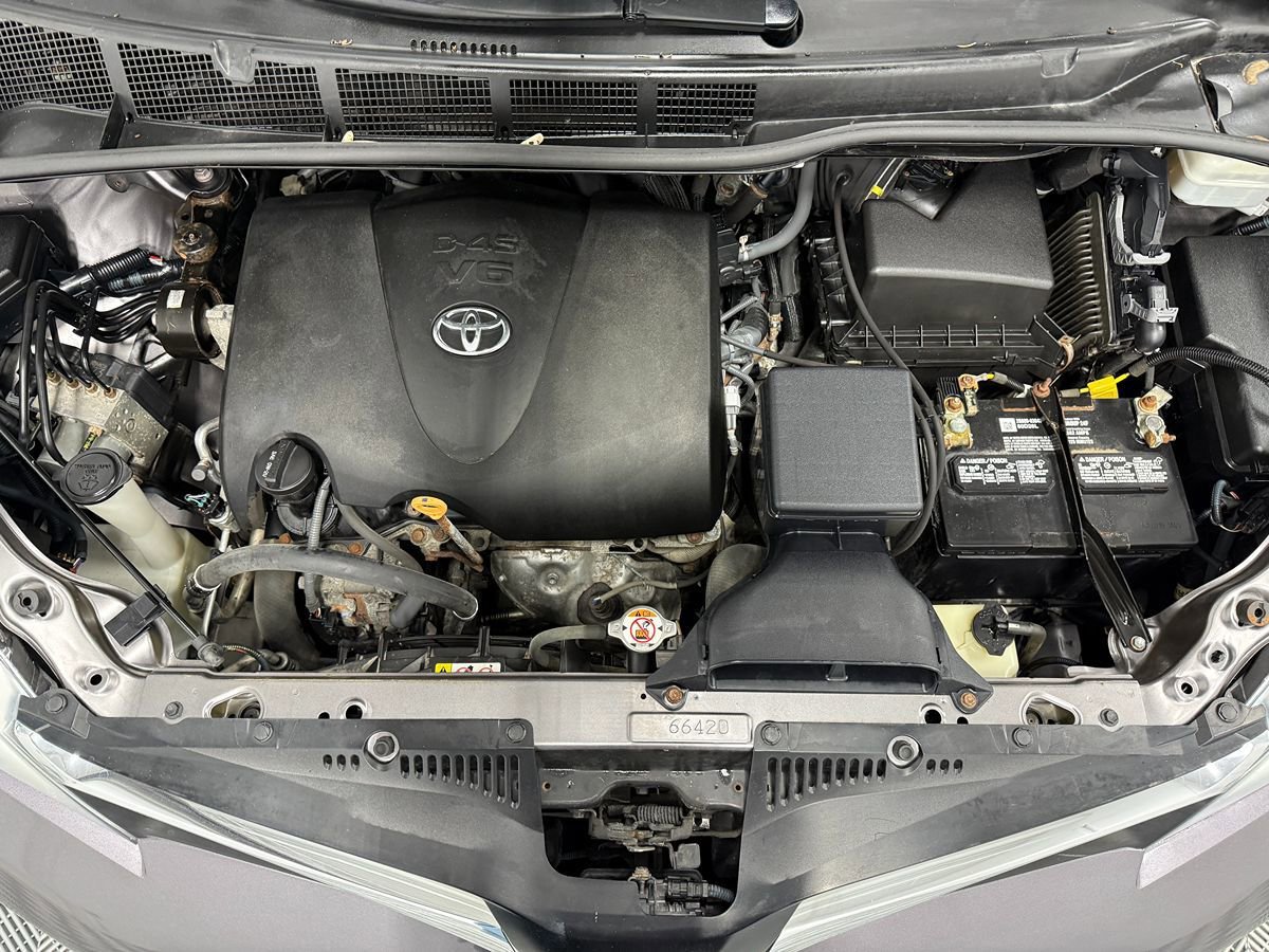 Used 2020 Toyota Sienna LE image 28