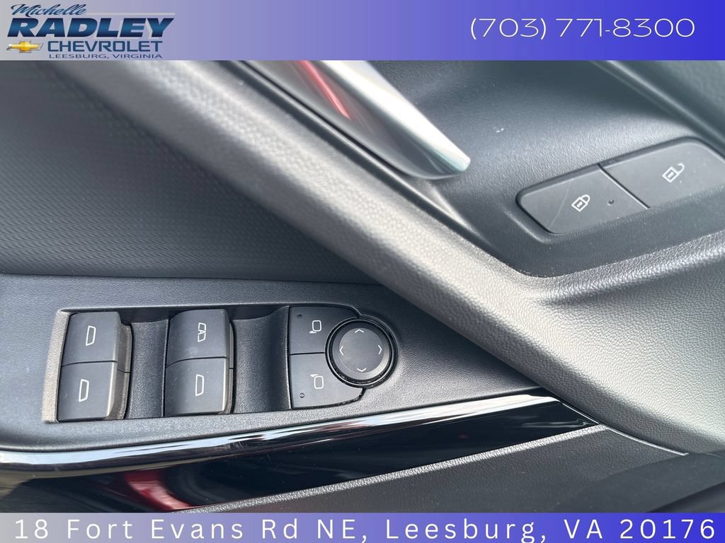Used 2025 Chevrolet Equinox LT AWD/4WD image 13