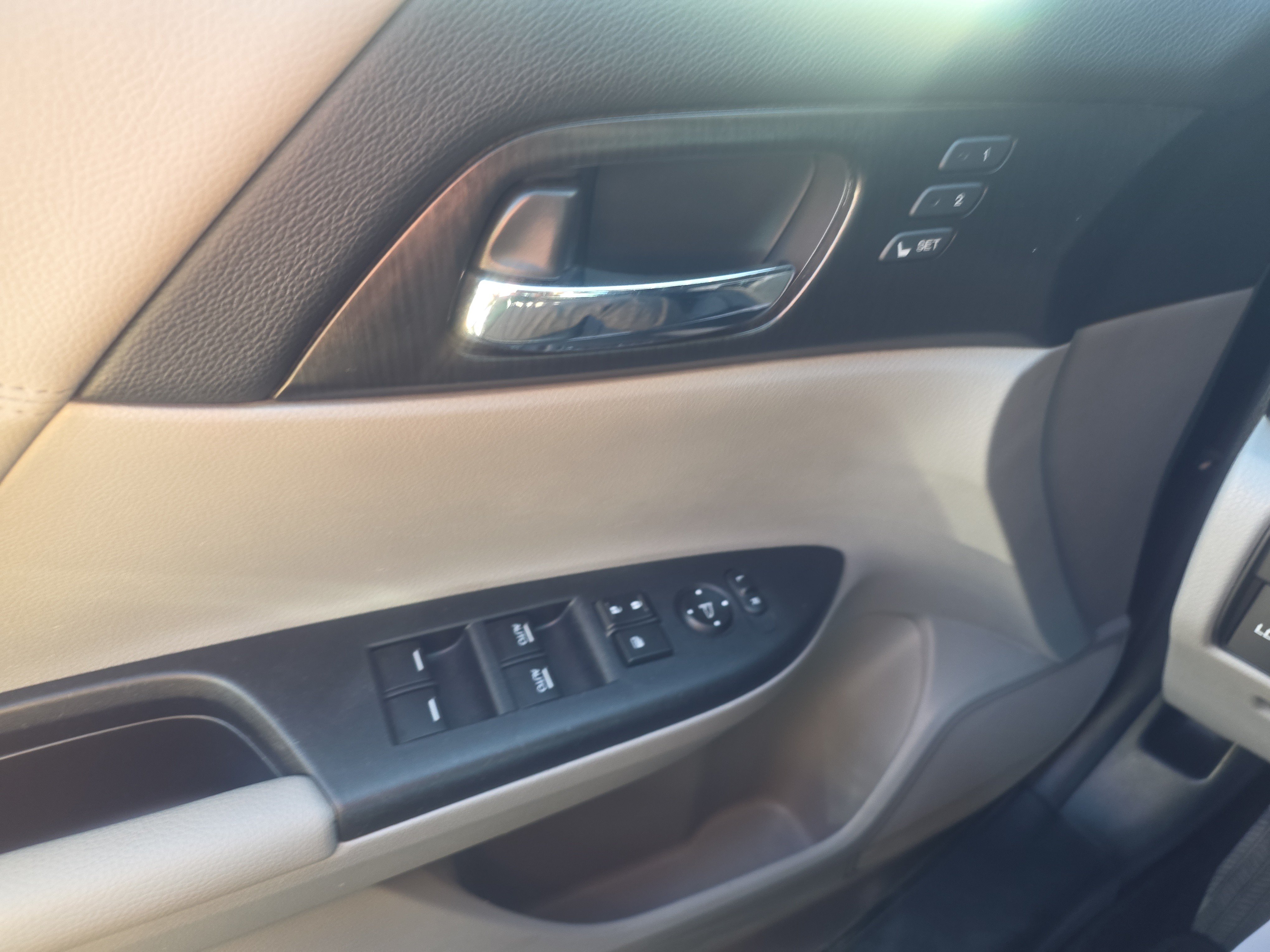 Used 2015 Honda Accord EX-L image 32