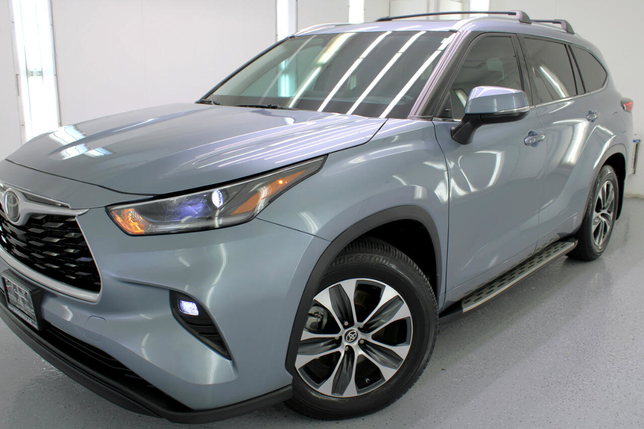 Used 2021 Toyota Highlander XLE image 13