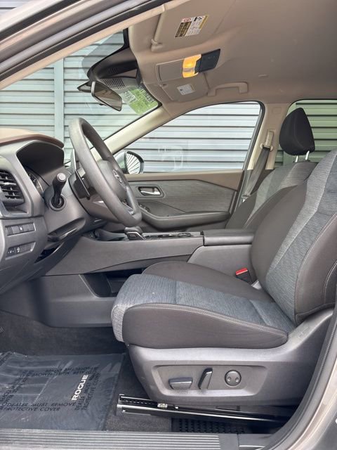 Used 2023 Nissan Rogue SV AWD/4WD image 5