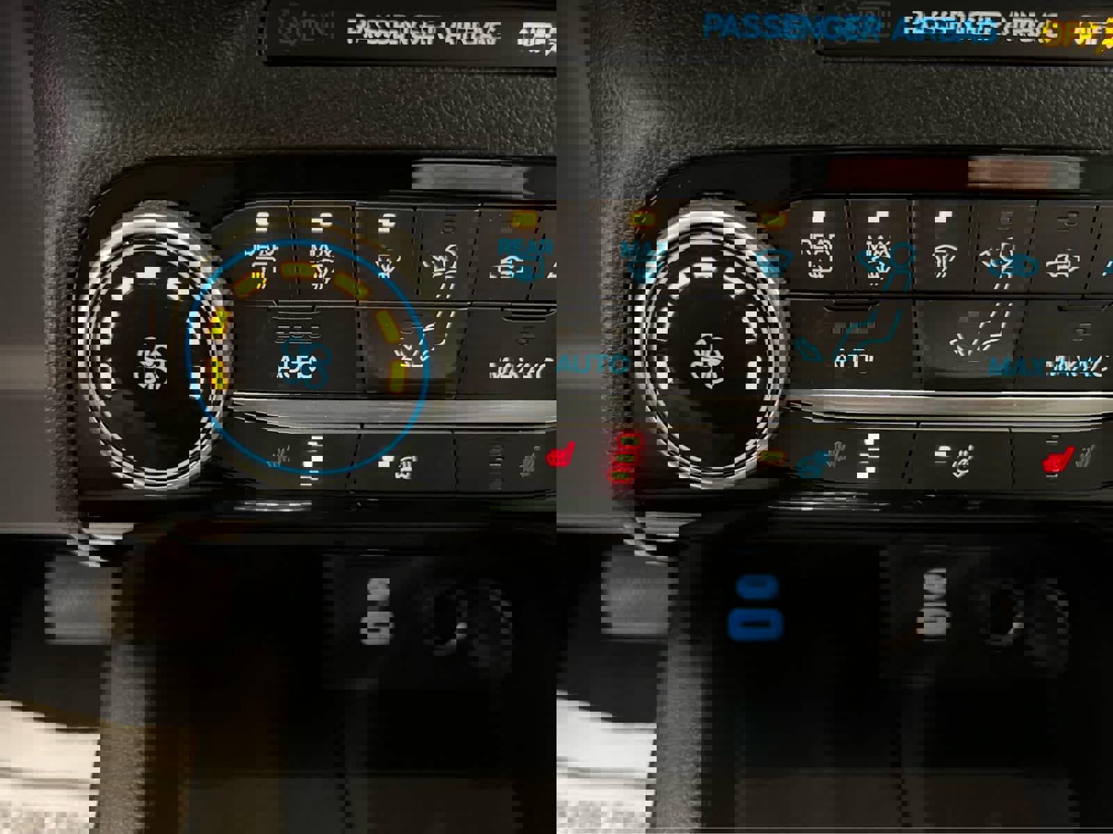 Used 2022 Ford Escape SE w/ Cold Weather Package image 2