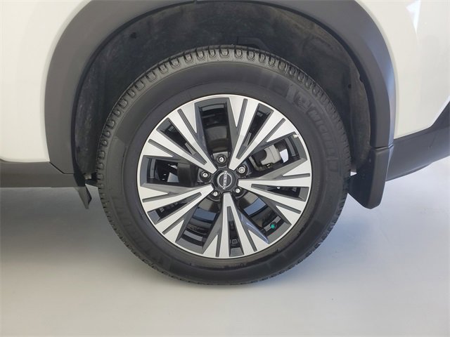 Used 2023 Nissan Rogue SV w/ SV Premium B Package image 12