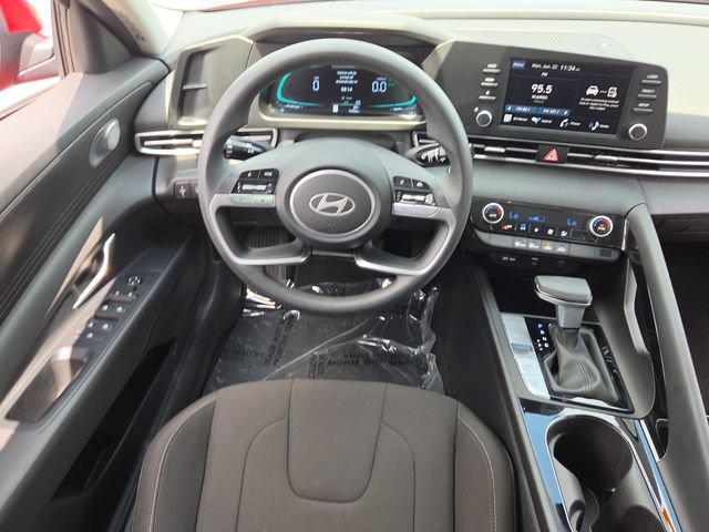 Certified 2025 Hyundai Elantra Hybrid FWD image 13