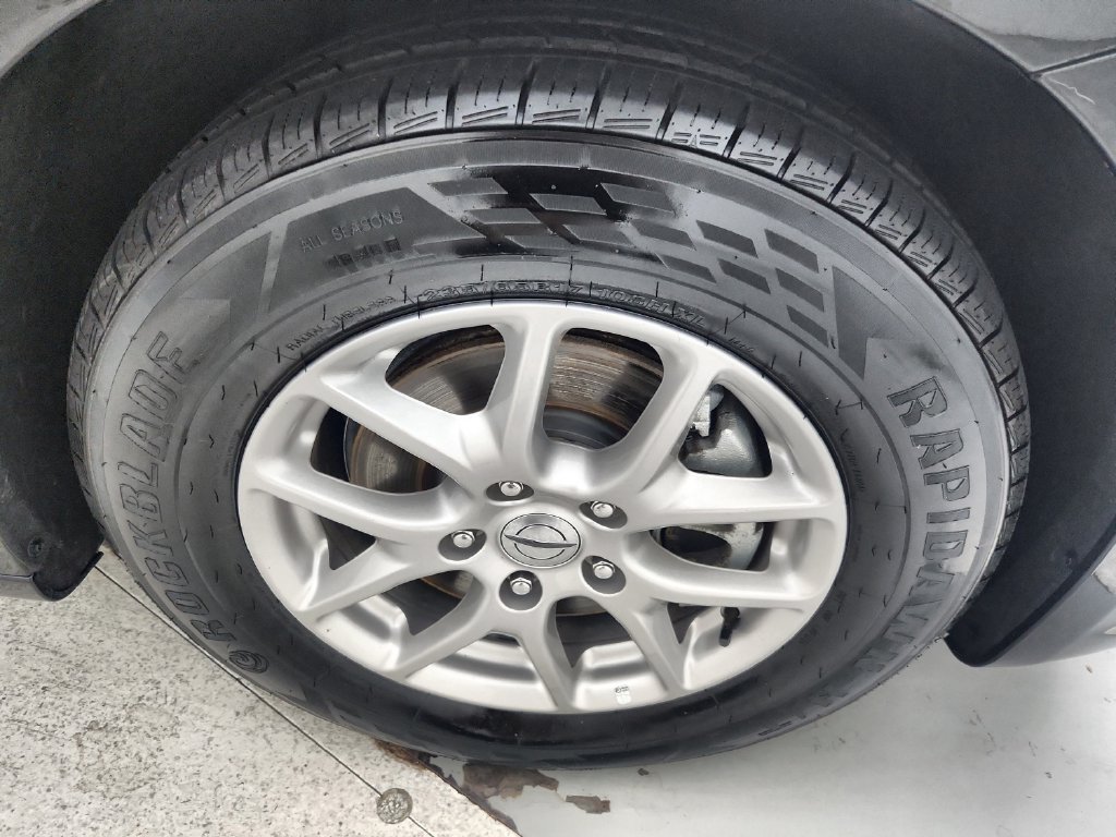 Certified 2024 Chrysler Pacifica Touring-L FWD image 37