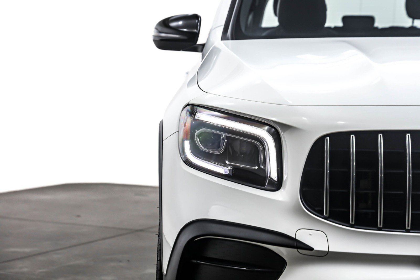 Used 2022 Mercedes-Benz GLB 35 AMG AMG GLB 35 4MATIC SUV image 14