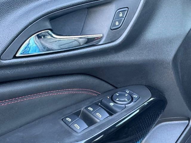 Certified 2025 Chevrolet Trax RS w/ Sunroof Package FWD image 5