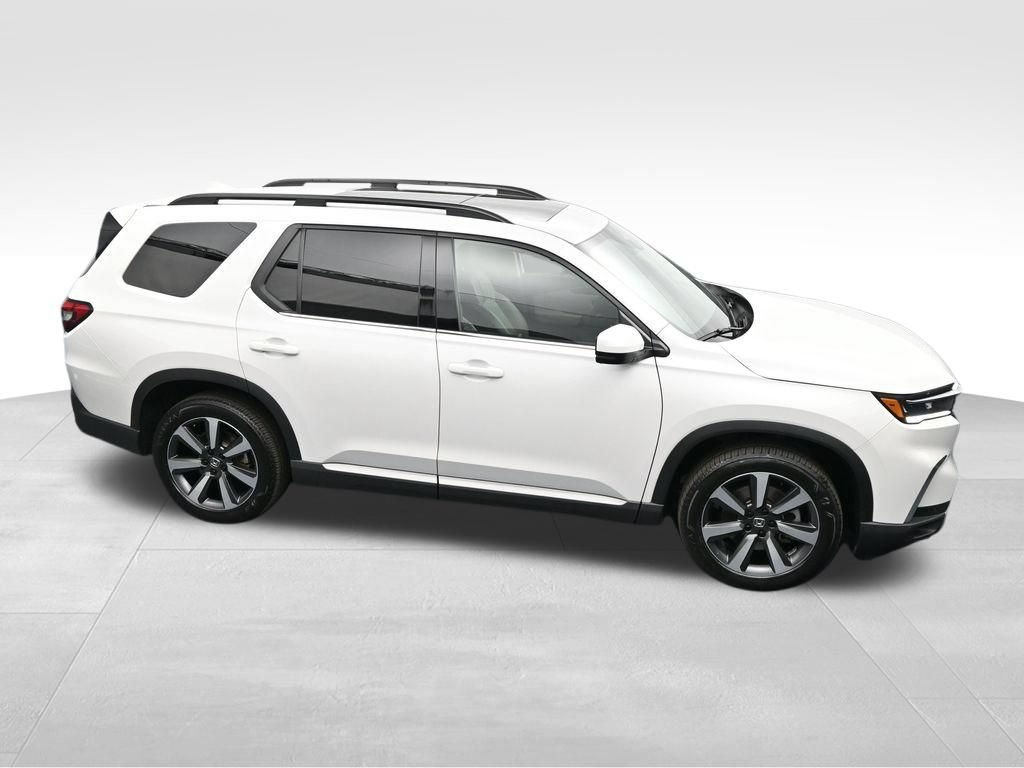 Used 2025 Honda Pilot Touring image 33