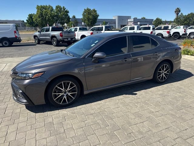 Used 2024 Toyota Camry SE w/ Blackout Package (TMS) FWD image 4