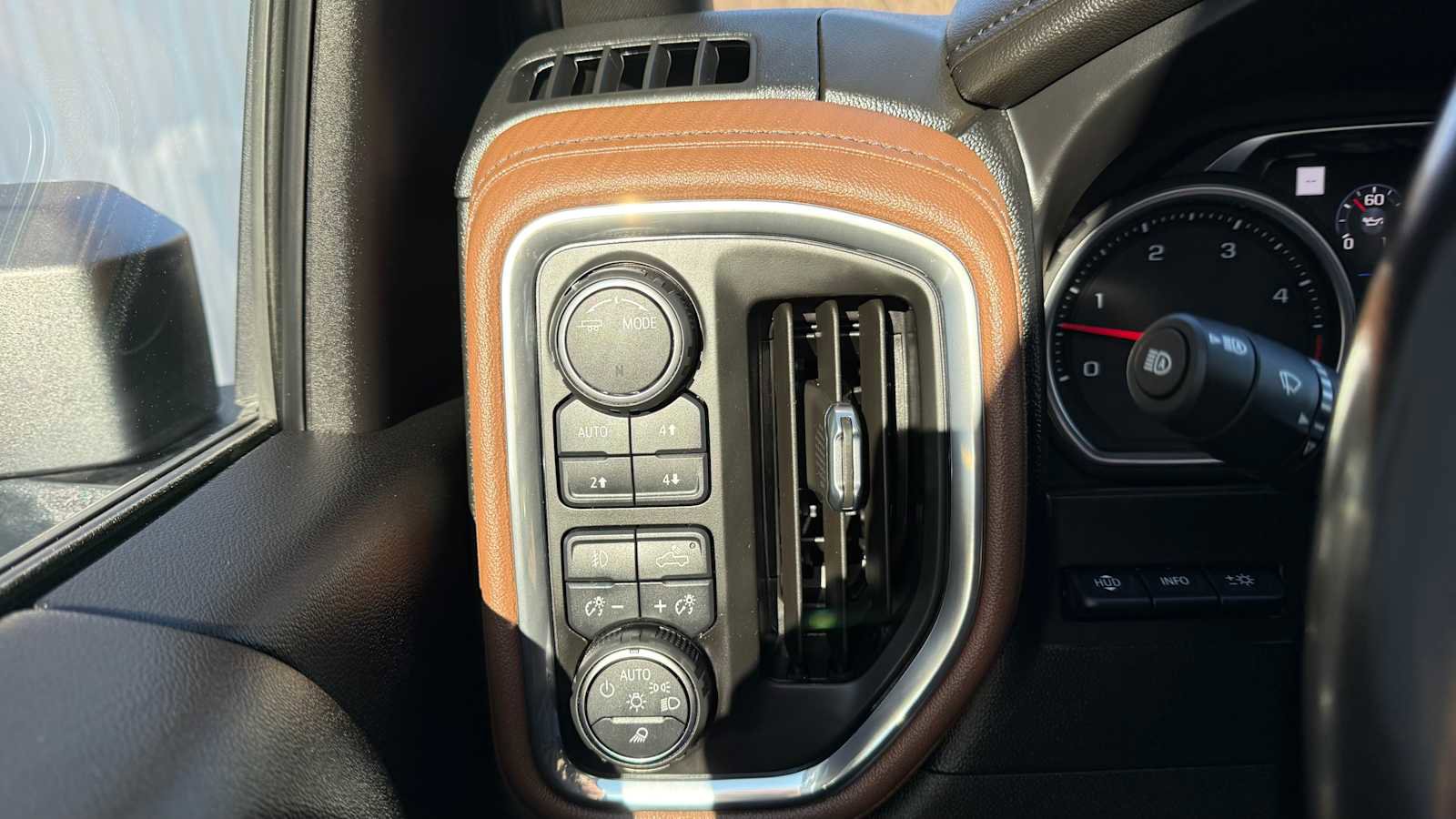 Used 2021 Chevrolet Silverado 3500 High Country AWD/4WD image 14