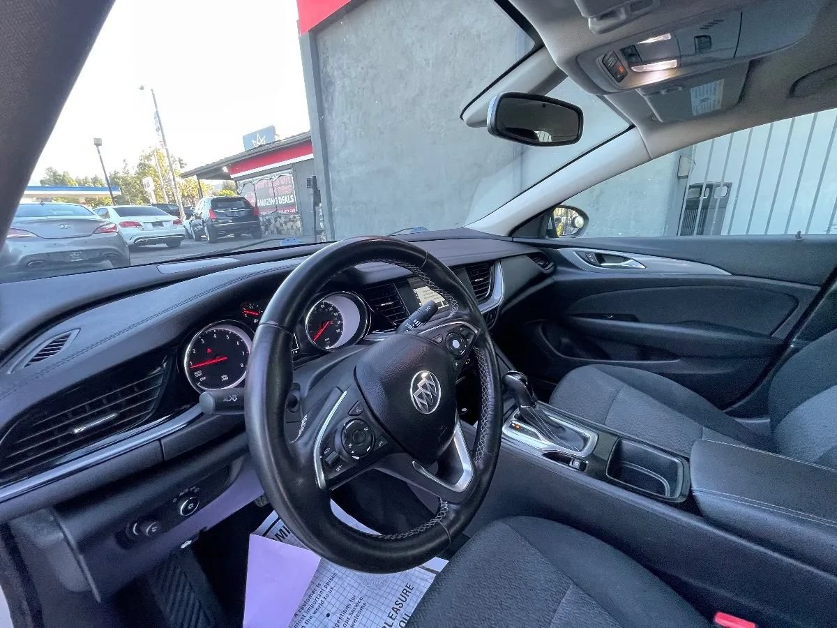 Used 2018 Buick Regal Preferred FWD image 11