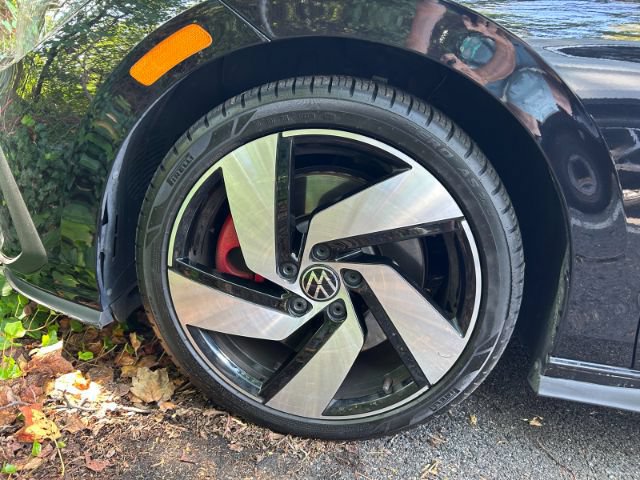 Used 2022 Volkswagen GTI SE FWD image 36
