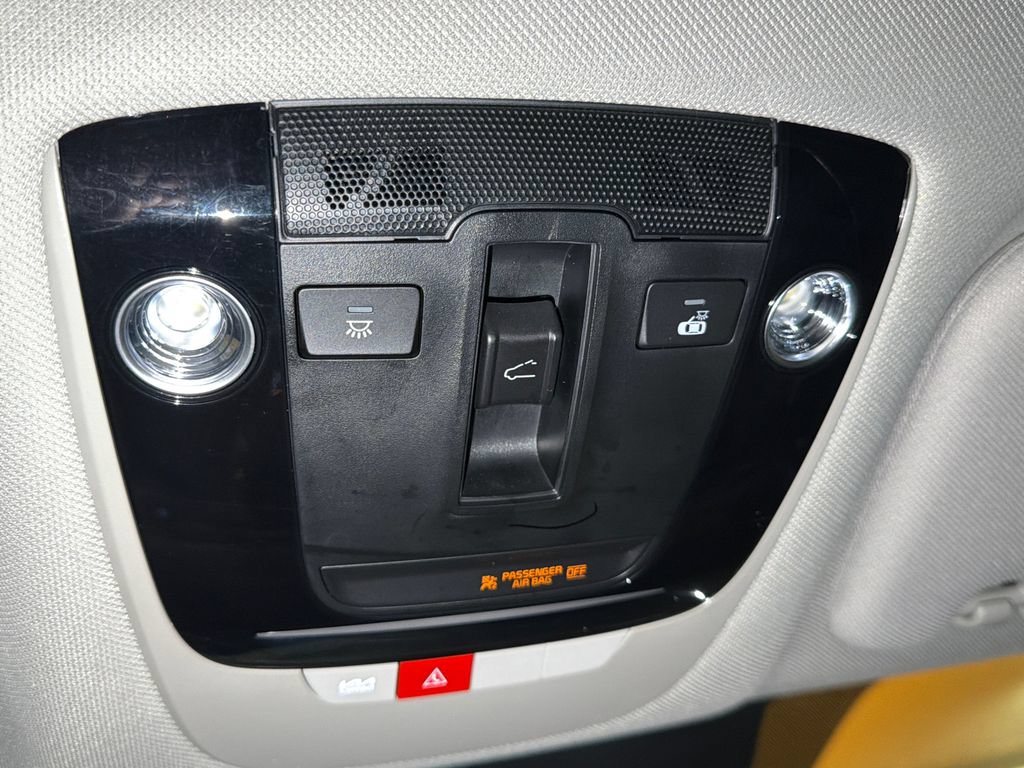 Certified 2025 Kia Sorento EX w/ Panoramic Sunroof Package FWD image 35