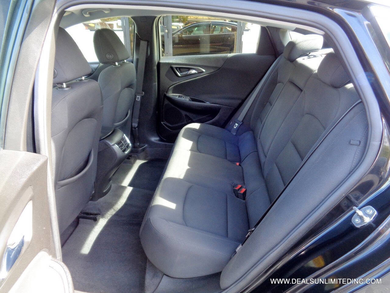 Used 2022 Chevrolet Malibu LT image 17