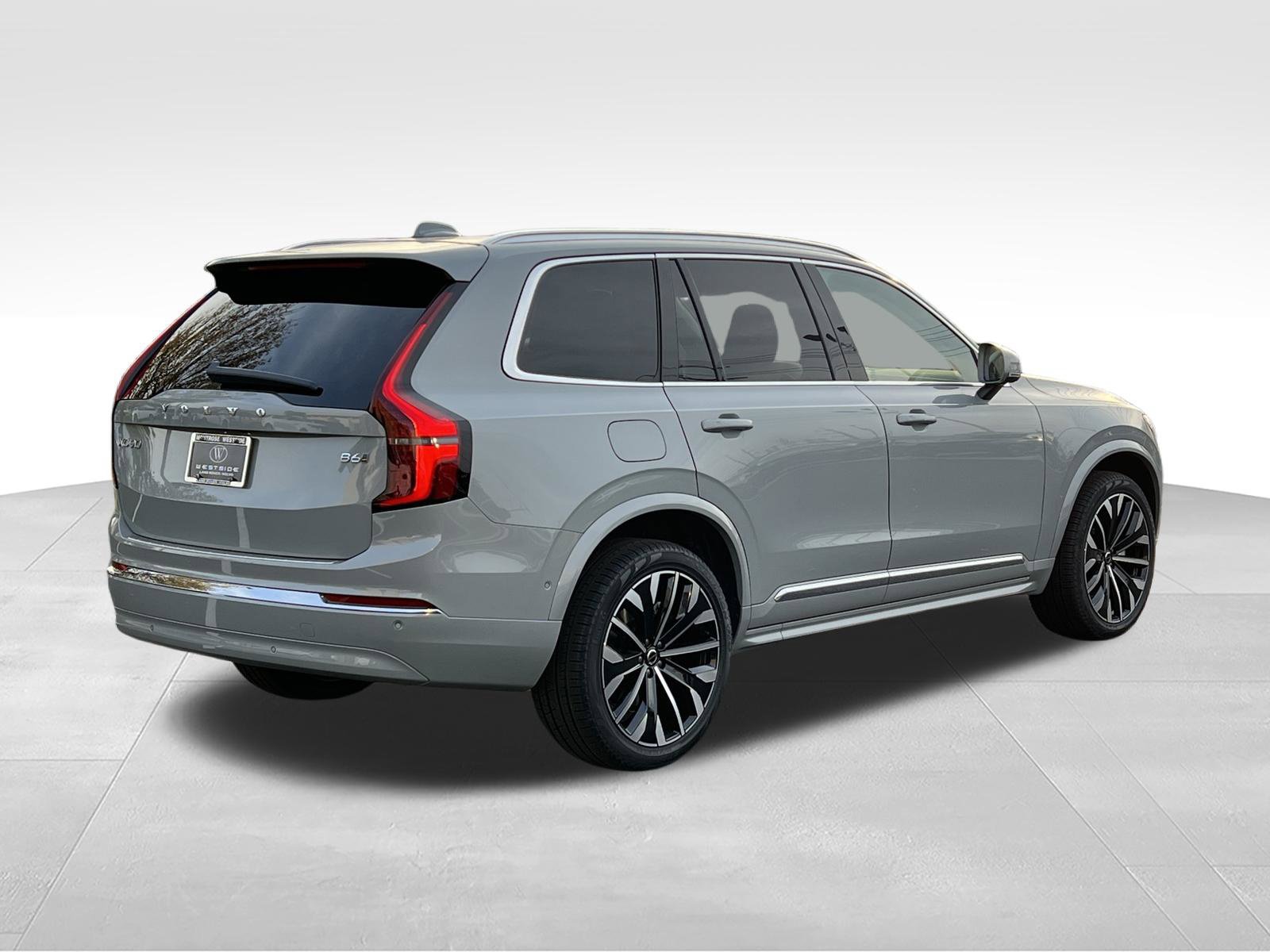 New 2026 Volvo XC90 B6 Plus w/ Protection Package Premier AWD/4WD image 6
