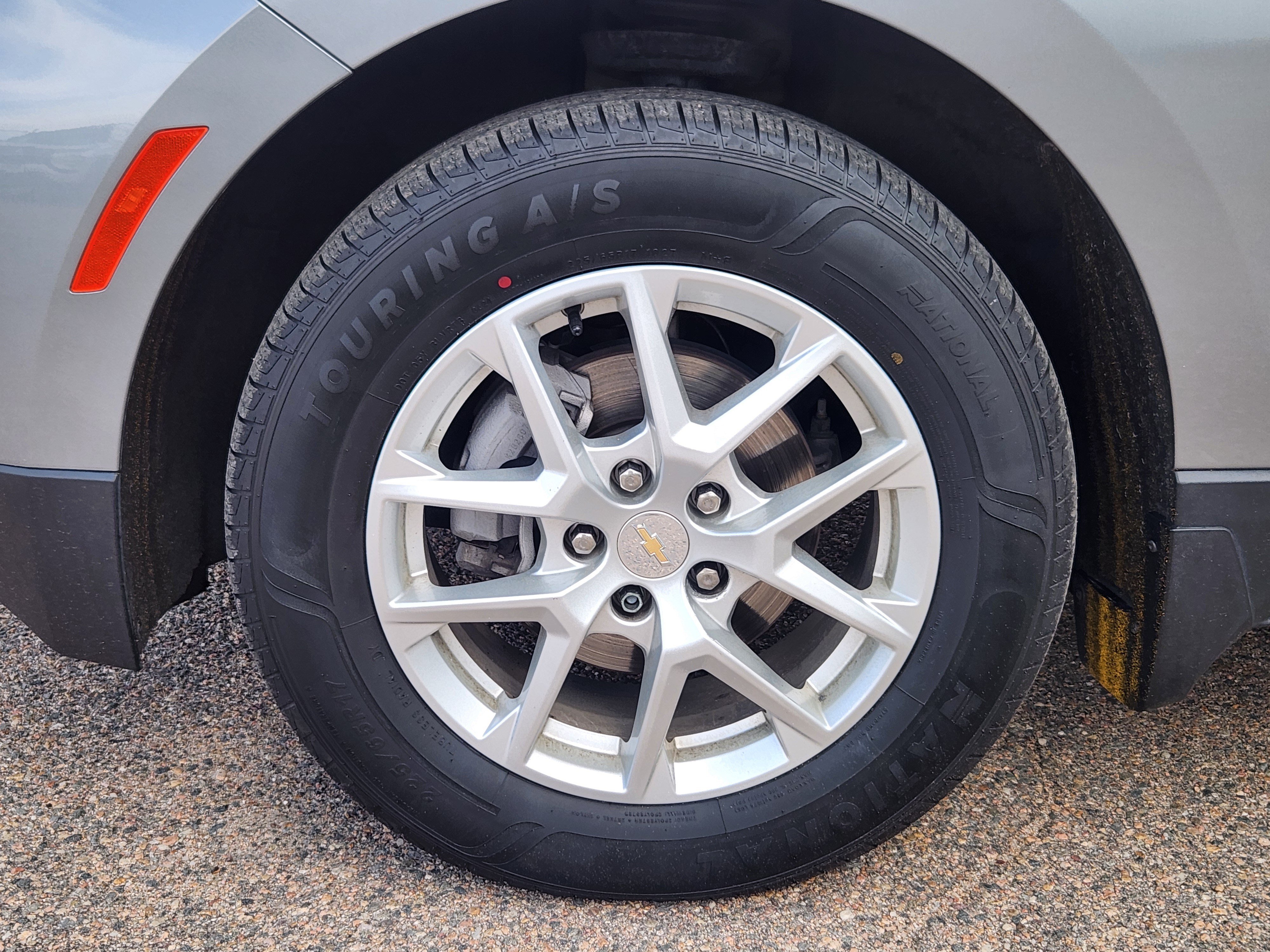 Used 2023 Chevrolet Equinox LT w/ LPO, Floor Liner Package AWD/4WD image 7