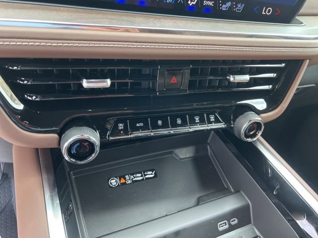New 2026 Chevrolet Suburban High Country AWD/4WD image 26