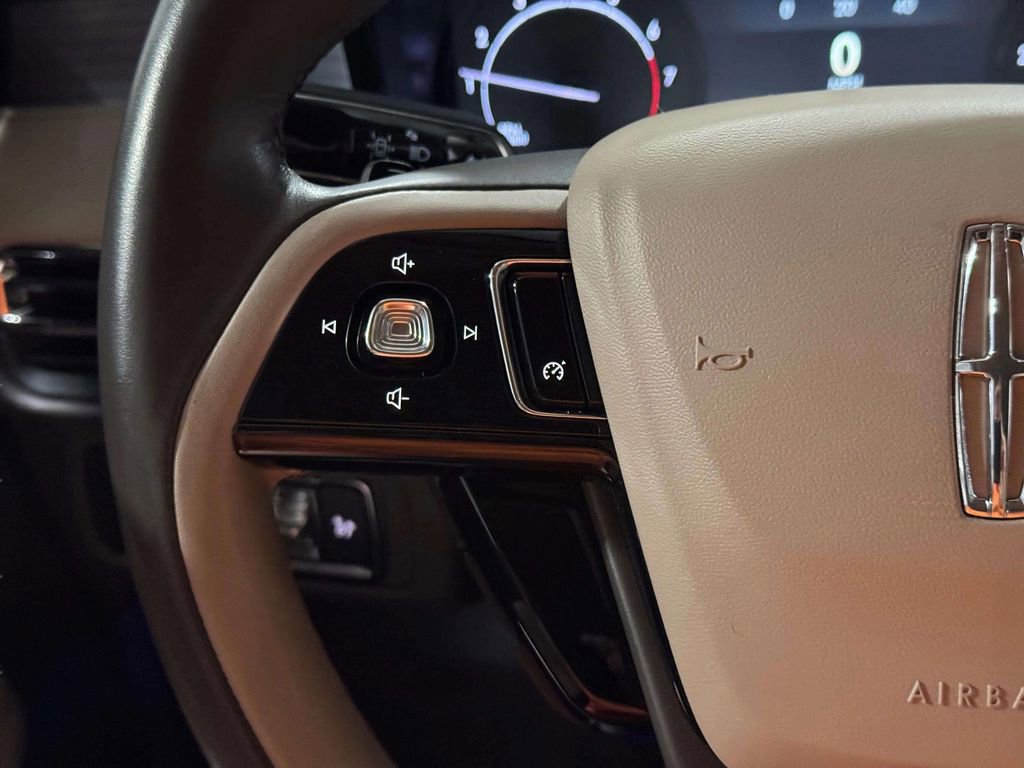 Certified 2021 Lincoln Corsair AWD w/ Equipment Group 101A image 9